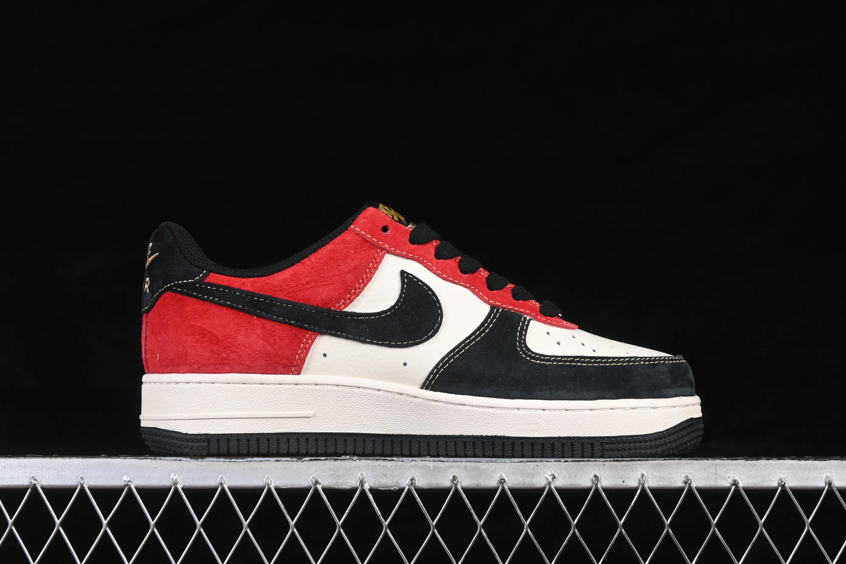 All categories Nk Air Force 1 Air Force series Nk Air Force 1 Low Air Force low-top Nike Air Force 1'07 Low Year of the Horse limited edition Beige, black and red contrast Air Force 1 low-top casual sneakers QW5288-131
